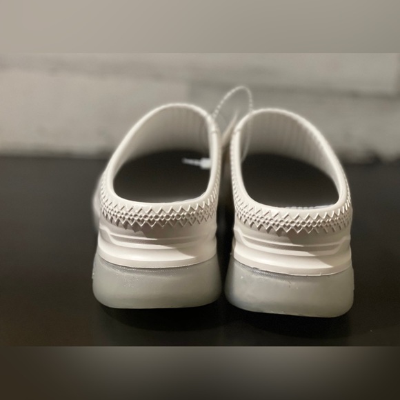UGG Tasman Sport- white  for men size :12